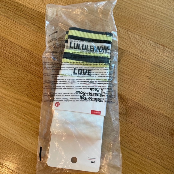 ❗️clearance❗️Lululemon Socks 2 pairs S/M - Picture 7 of 7